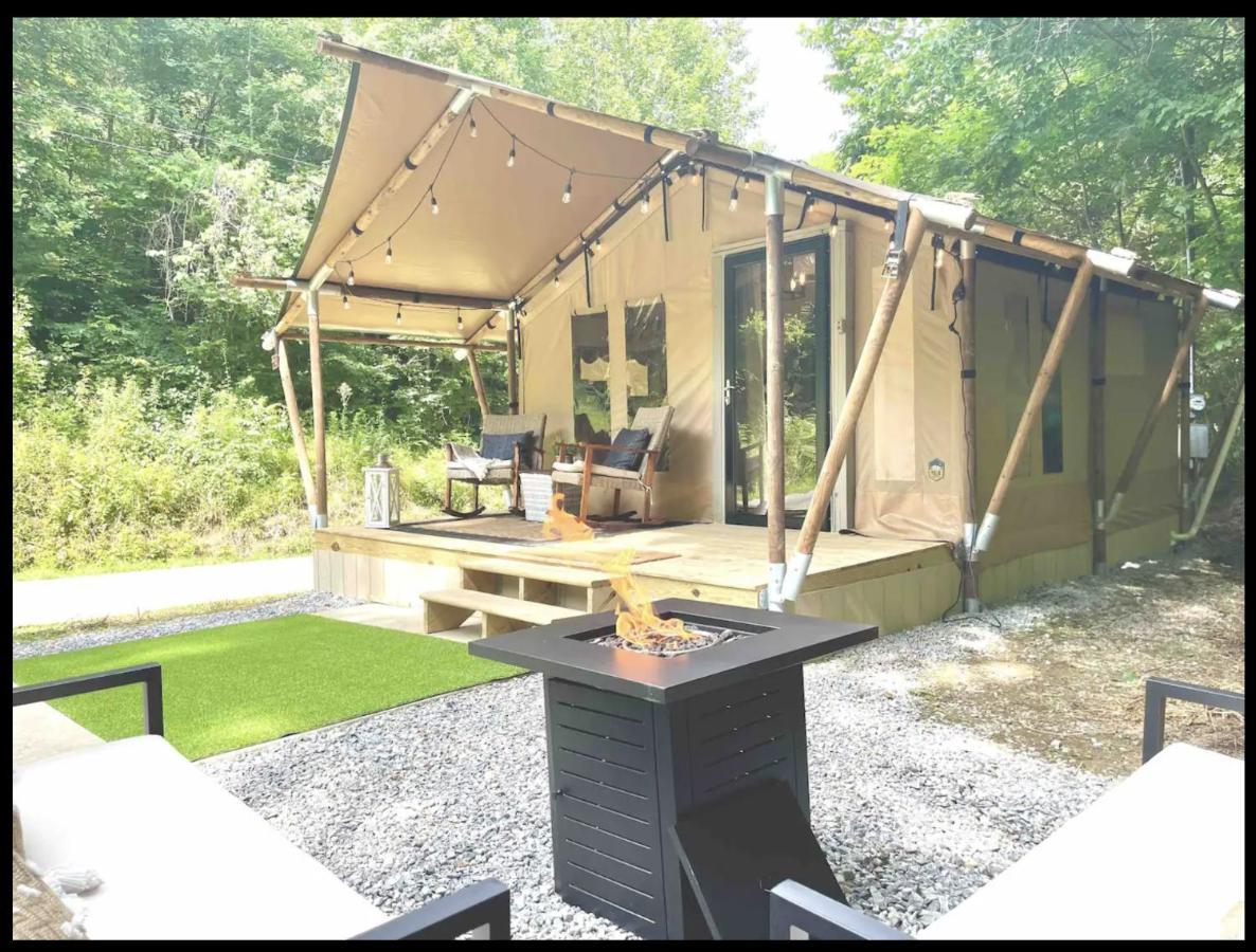 Отель Firefly Season Glamping Севьервилл Экстерьер фото